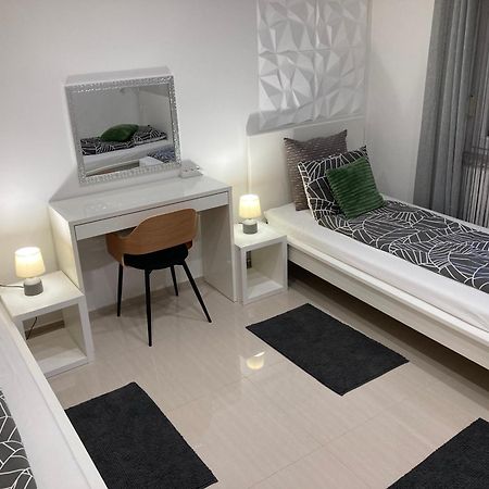 Apartman Sonas With Free Private Parking Karlovac Zewnętrze zdjęcie