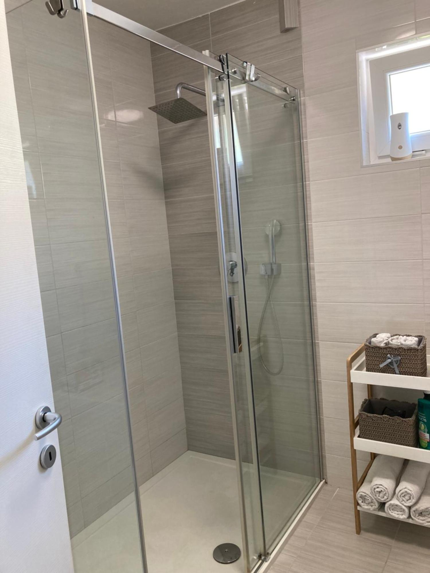 Apartman Sonas With Free Private Parking Karlovac Zewnętrze zdjęcie